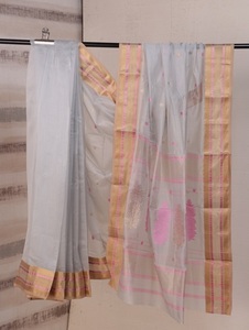 ผ้าคลุมไหล่แบบสองชั้น Jhaad Pallu Saree ผ้าฝ้ายออร์แกนิค 100% ย้อมสีพื้น พร้อมเครื่องประดับแฟชั่น STUDIO N INF10 - Product Image 4