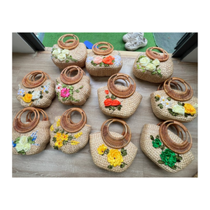 Bolsas de jacinto de agua natural tejidas a mano ideales para compradores con conciencia ecológica que buscan accesorios con estilo sostenible - Product Image 1