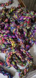 ริบบิ้นผ้าไหมส่าหรีทำด้วยมือสั่งทำสายถักเป็นมิตรกับสิ่งแวดล้อมและงานฝีมือที่มีสีสันเหมาะสำหรับโครงการทอผ้าและสิ่งทอ - Product Image 6