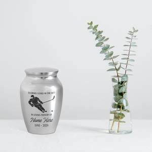 ฮ็อกกี้น้ำแข็งส่วนบุคคลโกศขนาดเล็กสำหรับมนุษย์ขี้เถ้าของที่ระลึกของขวัญสำหรับโกศสำหรับขี้เถ้าของมนุษย์ในความทรงจำที่กำหนดขนาดเองเงิน - Product Image 3