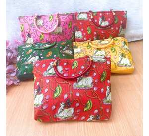 Pichwai กระเป๋าถือสตรีหูหิ้วคู่พิมพ์ลายออกแบบสำหรับเทศกาลของขวัญกลับมากระเป๋าถือสำหรับงานแต่งงาน - Product Image 1