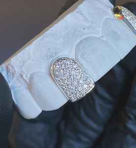 Iced Out Moissanite Diamond Grillz La déclaration ultime pour les batailles de rap et les performances sur scène - Product Image 1