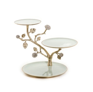 Elegante soporte de aluminio para pasteles con un acabado pulido contemporáneo que ofrece la combinación perfecta de elegancia y durabilidad - Product Image 4