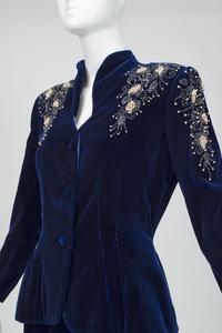 Belle veste de fête 2023 avec broderie et perles de cristal pierres de verre Resham travail en lin de soie décent élégant - Product Image 2