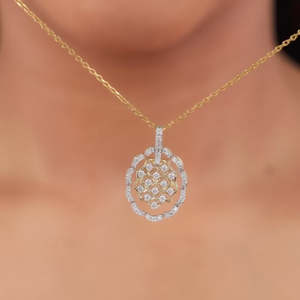 Grab Gold Honeycomb Diamond Pendant Joyería elegante y lujosa para mujer - Product Image 4