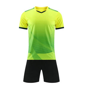 Uniformes de football multicolores Offre Spéciale 100% polyester Service OEM Respirant Personnalisez l'uniforme de football de taille adulte - Product Image 2