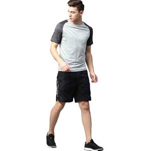 Camiseta Deportiva Personalizada de Secado Rápido con Media Cremallera, Compresión Atlética, Manga Corta, Elástica y Ajustada para Hombre - Product Image 1