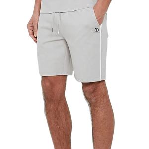 Ensemble de vêtements de sport d'été avec logo personnalisé T-shirts et shorts en coton pour la course à pied Ensembles de shorts personnalisés pour hommes - Product Image 3
