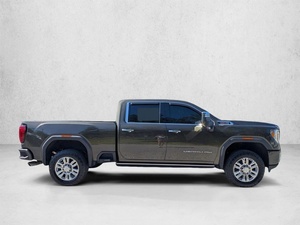 ¡EL MEJOR RENDIMIENTO! Camioneta Usada 2022 Sierra 3500HD Denali V-8 4.X.4, Transmisión Automática, Cabina Doble, Uso Comercial - Product Image 3