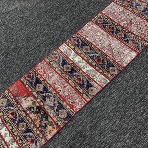 Tapis turc vintage, petit tapis de 2,1 x 7,4 pieds, tapis rouge Herki patchwork - Product Image 2