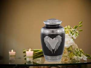 Urne Ailes d'Ange Urne Crémation Amoureuse Noire et Argentée Grande pour Cendres Humaines Urne Coeur Noir Mémorial Adulte - Product Image 5