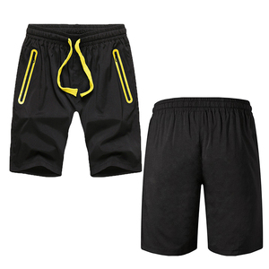 Pantalones Cortos Bermuda Deportivos Casuales para Hombre, Negros, de Secado Rápido, Tejidos en Poliéster, con Cordón Amarillo y Bolsillos con Cremallera, Cintura Media - Product Image 1