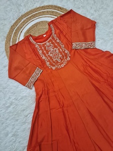 Conjunto de vestido de seda Vichitra Premium para mujer, 10 estilos Kali, bordado, trabajo, elegante traje étnico festivo, Dupatta a juego para fiestas - Product Image 5