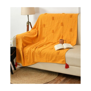 Jeté réversible en jacquard 50x60 pouces avec franges, fabriqué en Inde, qualité supérieure, idéal pour les acheteurs recherchant des articles de décoration intérieure élégants et doux - Product Image 1