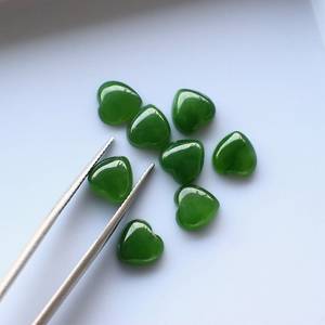 Meilleure qualité hautement poli 100% naturel forme de coeur néphrite jade pierre précieuse lisse pour la fabrication de bijoux disponibles à des prix bon marché - Product Image 2