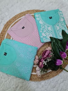 Vente en gros Ensemble Kurti en coton bio avec dentelle Dupatta | S-XXL à porter ethnique brodé de haute qualité, bon marché en vrac - Product Image 5