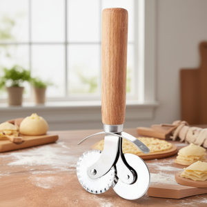Rouleau à pâte et coupe-pâtisserie 2-en-1 à double face avec manche en bois - Product Image 3