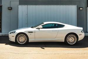 Mejor Precio para Aston-Martins DB9 2011 Usado, Coupé Deportivo de Lujo V12 Automático en Excelentes Condiciones - Product Image 3