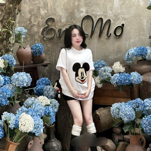 Camiseta de Mickey Mouse para Mujer, Tela de Algodón Suave y Transpirable, Estilo Casual, Perfecta para Combinar con Jeans, Faldas y Shorts - Product Image 3