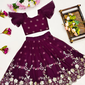 Conjunto de Lehenga Choli de Georgette Morado para Niñas de Shoryam Fashion, Largo hasta el Suelo, Bordado con Lentejuelas, Mangas de Mariposa, Estilo Étnico para Fiestas Infantiles - Product Image 1