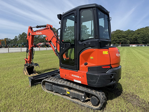 Mini-excavatrice Kubota KX033-4 abordable, excavatrice sur chenilles de 3,3 tonnes, économique en carburant, utilisée pour l'agriculture et la construction - Product Image 4