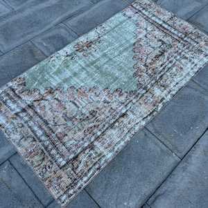 Petit tapis turc vintage 2,5x4,8 pieds, tapis floral vert brun - Product Image 2
