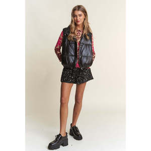 Gilet Imbottito Casual da Donna con Zip, Finitura Metallizzata Lucida, Logo Personalizzato Ricamato, Imbottitura in Cotone, Tessuto Personalizzabile - Product Image 5