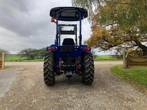 Livraison gratuite Lovol M254 tracteur agricole avec chargeur 8Fx8R gauche et accessoire de levage 4WD 25HP moteur Diesel 540/1000 pto IPTO - Product Image 3