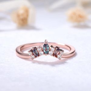 แหวนเพชรและอเล็กซานไดรต์สีทอง14K 18K แหวนเพชรหรูหราดีไซน์ใหม่สำหรับงานแต่งงานแหวนทรงโค้งจัดส่งจากผู้ผลิต - Product Image 1