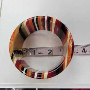 Vente en gros, bracelet personnalisé de bonne qualité, abordable, fabriqué à la main, en résine, pour femmes indiennes. - Product Image 4