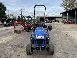 Tracteur New Holland Boomer Series NEUF/OCCASION à vendre, machine agricole robuste et lourde pour l'utilisation en ferme, sur le champ et dans le jardin - Product Image 3