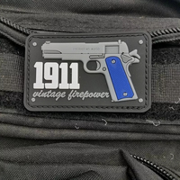 Patchs en PVC souple en relief 3D avec logo personnalisé OEM avec tissu en silicone Personnalisation complète Crochets pour vêtements de style