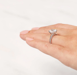 Radiant Cut Fidji Set Solitaire Moissanite Bague de fiançailles pour femme Bague en argent sterling Moissanite Nouveau Design Bague pour femme - Product Image 4