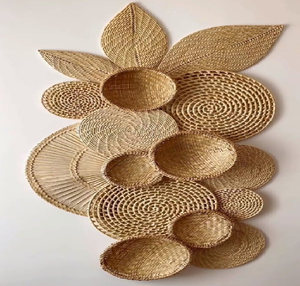 Élégant trio de sculptures en feuilles de métal texturées. Un excellent accent rustique pour toute pièce. Disponible à prix de gros. - Product Image 4