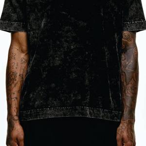 Camiseta clásica negra de gran tamaño para hombre: Jersey de algodón 100%, peso medio, cuello acanalado, manga corta - Product Image 3
