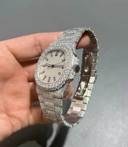 Reloj de diamantes de moissanita helada de alta calidad, opción de presupuesto antiguo de lujo, movimiento de cuarzo, esfera de 41mm, banda de acero inoxidable de 20mm - Product Image 4