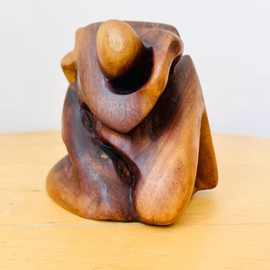 Statue d'amoureux en bois de style Art déco écologique de haute qualité, sculptée à la main, figurine romantique de couple, décoration de table, étagère, décoration de la maison - Product Image 1