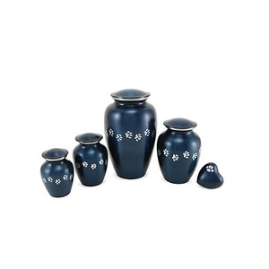 Urna Funeraria para Mascotas de Latón con Diseño Personalizado de Huella Dorada, Hermoso Acabado Negro Brillante para Cenizas de Mascotas, Artículos Funerarios, Urna para Adultos - Product Image 4