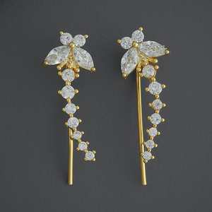 Boucles d'oreilles pendantes chic en alliage de zinc doré à motif floral - Tendance pour les occasions festives 186018 - Product Image 1