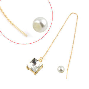 Orecchini Pendenti Geometrici con Rubino e Perla, Design Elegante con Catena a Filo - Product Image 3