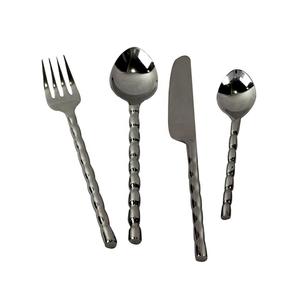 Couverts de mariage en acier inoxydable de qualité supérieure, plaqués or avec poignée design, ensemble cuillère et fourchette sûr et sain - Product Image 4