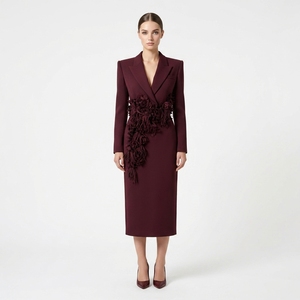 Ensemble jupe deux pièces bordeaux foncé prêt-à-porter pour soirée - Applique florale 3D, manches longues, épaules structurées, personnalisable OEM/ODM - Product Image 1