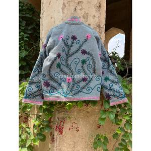 Abrigo corto unisex con tela de yute de algodón de diseño bordado uzbeko Suzani para mujer chaqueta con cuello levantado forro lateral para primavera - Product Image 5