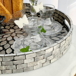 Bandeja de Servicio Redonda de Nácar de Alta Calidad con Incrustaciones Florales, Bandeja de Café de Lujo para Ramadán y Eid, Hecha en Vietnam - Product Image 3