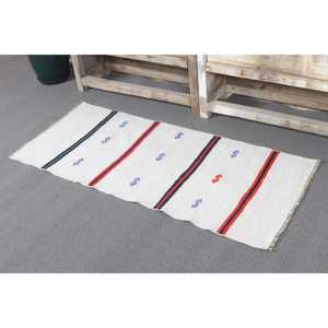Alfombra Pequeña Kilim Vintage de 1.9x4.3 pies (58x131 cm), Alfombra Turca Blanca Ikat - Product Image 4