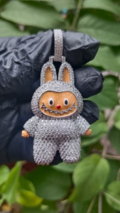Pendentif dessin animé Moissanite Labubu en argent 925, pendentif de dessin animé à vente rapide exclusif fou, pendentif de poupée Labubu personnalisé - Product Image 6