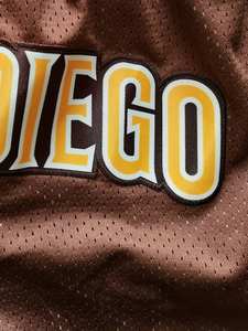 กางเกงขาสั้นบาสเก็ตบอลผู้ชายแบบลำลองแห้งเร็วและระบายอากาศได้ดีผ้าโพลีเอสเตอร์ลายถนนสูงตาข่ายขนาดใหญ่มีซิปกระเป๋าขนาดพิเศษ - Product Image 5