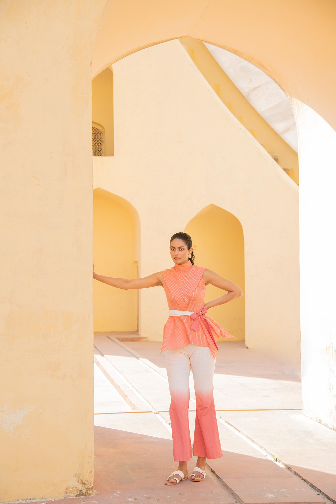 ดวงอาทิตย์จูบปะการังสีขาว