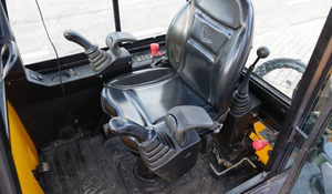 รถตักล้อยาง JCB 1CX และ 1CXT 4x4 มือสอง พร้อมปั๊มเครื่องยนต์และลูกปืน ราคาถูก สำหรับงานก่อสร้าง มีสินค้าในสต็อก - Product Image 3