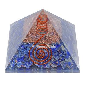 Grossiste de pyramides orgones en tourmaline noire avec symbole de vie floral sculpté pour l'énergie de guérison - Product Image 4